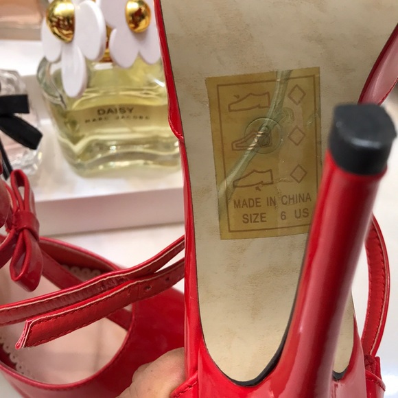 Shoes - Picture 2 of 3